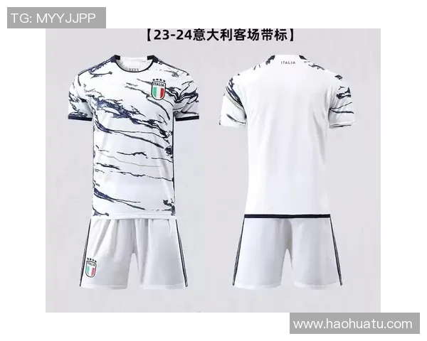 意大利足球队服的历史演变与设计特色解析 意大利足球队服的历史演变与设计特色解析